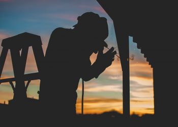 apprenticeship-completions-down